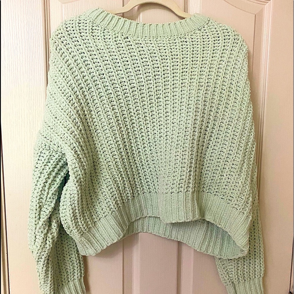 LUMIÈRE Mint green knit crew neck sweater 💚